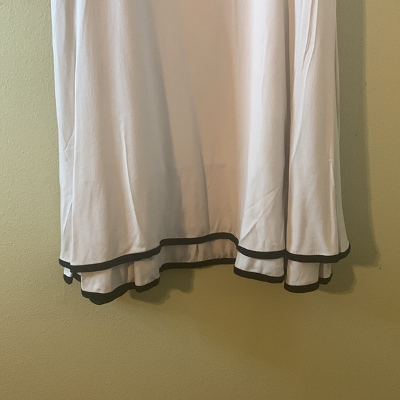 K Petite Collection Cream Dress W/Black Trim and Belt Lined & Pleated Size 4P - Picture 4 of 8